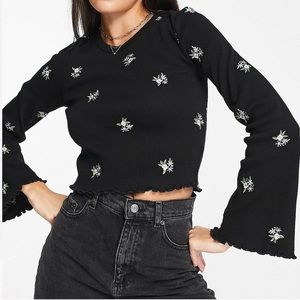 NWT ASOS DESIGN Wide Sleeve Ribbed Floral Embroidery Top